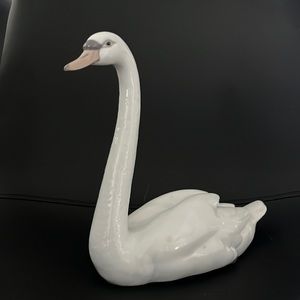 Llardo’ Swan